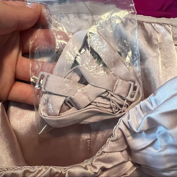 NWT! Express ruched strapless dress. Size 6 - Picture 8 of 13